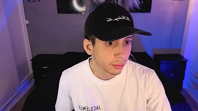 Zack isback online show from May 6, 8:20 pm