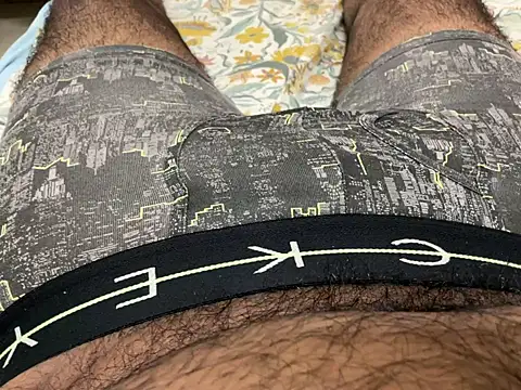 smalldick1202 online show from April 16, 7:19 am