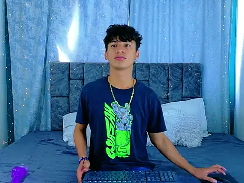 IhanKing online show from May 30, 7:36 pm