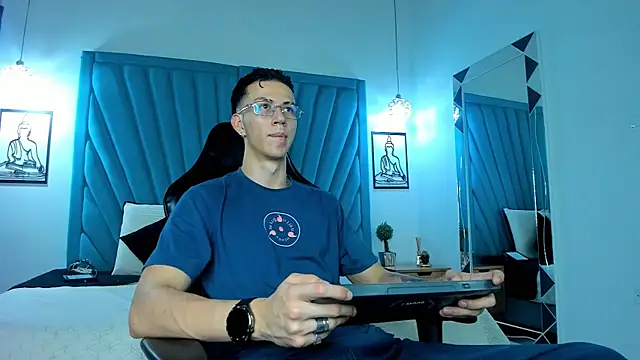OliverThompsonJS online show from July 22, 5:10 am