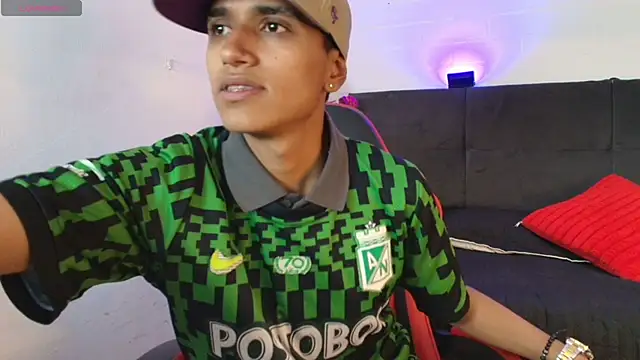 Alan Colthon online show from June 2, 3:18 am