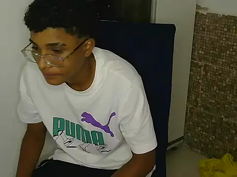 black jeanss online show from April 21, 7:53 pm