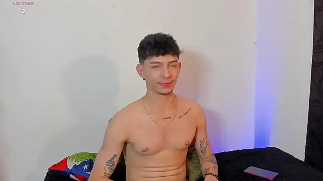  IanLark online show from May 23, 6:13 pm