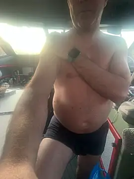 dadbod21 online show from April 24, 7:05 pm