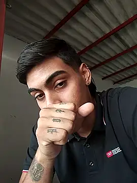 hot latinox online show from April 21, 3:29 pm