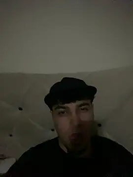 astoperaaa online show from April 22, 8:24 pm