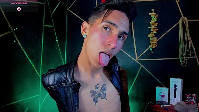 Shadowguy  online show from April 30, 5:14 am
