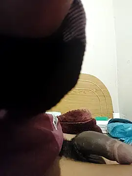 sixInchMan00 online show from May 5, 9:48 pm