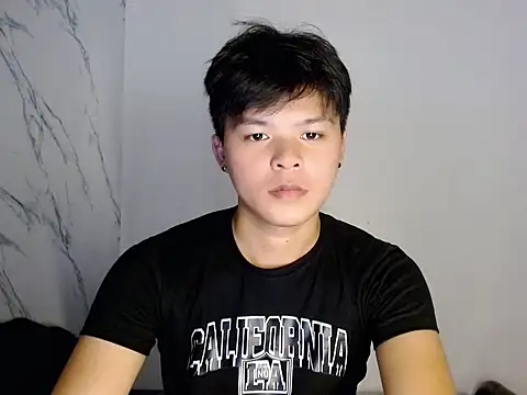 yourhotasiandoms online show from August 5, 6:51 am