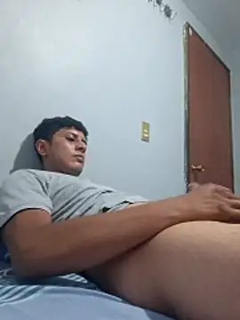 godiegocrz1709 online show from May 5, 10:39 am