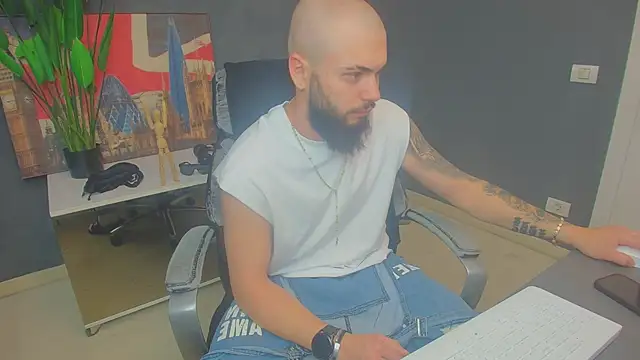 OscarWillss online show from June 9, 4:36 am