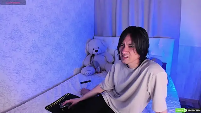 CalvinChapman online show from July 1, 3:07 am