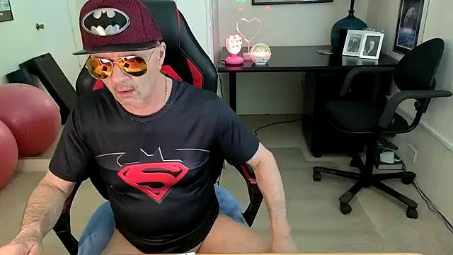 hotdadbod online show from September 8, 8:41 pm