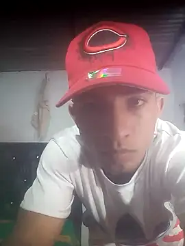 soymartinez2004 online show from June 24, 6:33 pm