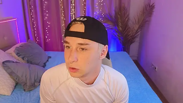 e1v1s online show from June 25, 9:41 pm