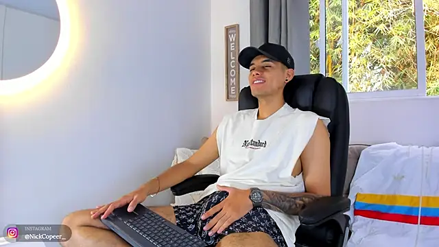 NickCopeer  online show from July 4, 1:36 pm