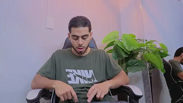 Jadiel Stone online show from July 2, 11:49 am