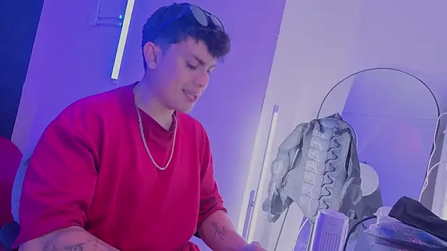 angel still  online show from July 17, 4:19 am