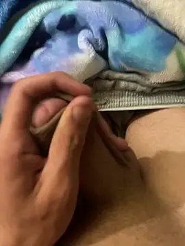 iRealYFuckGood online show from July 1, 11:37 pm