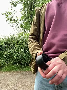 Skinnyrisky online show from June 12, 1:42 pm