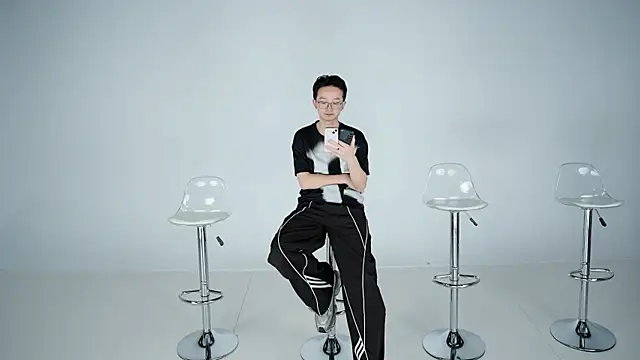 You-first-love online show from July 29, 2:49 pm