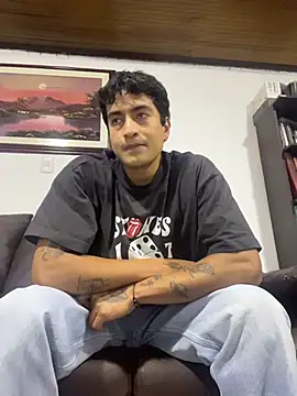 Crisloverrr online show from July 6, 1:35 am