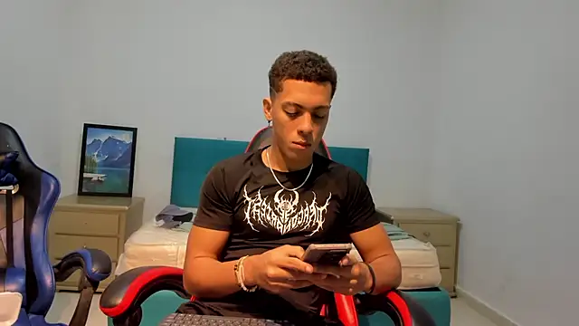 MAX LEGEND online show from June 27, 10:07 am