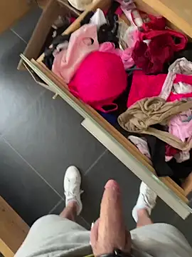 swissboy22 online show from April 27, 11:40 am