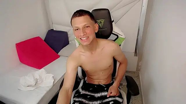 Luca twinkk online show from July 27, 10:28 pm