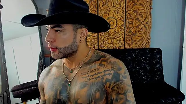 Aaron Vega online show from August 3, 1:50 pm