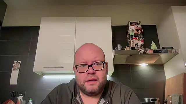 theitalianbear online show from November 28, 5:21 am