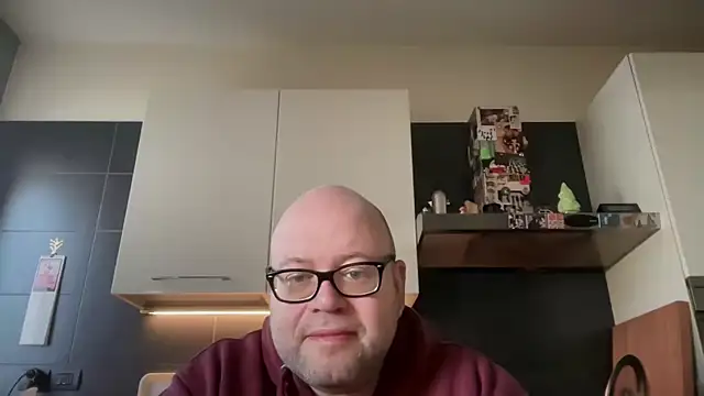 theitalianbear online show from February 20, 7:32 am