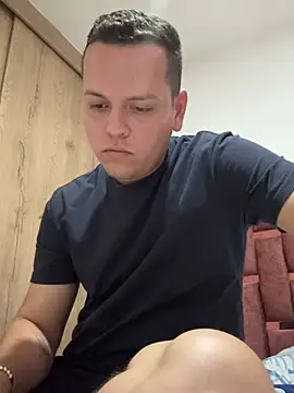 Din1909 online show from August 3, 4:02 pm
