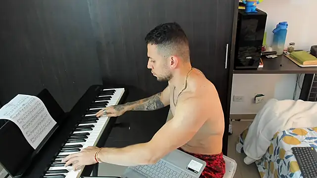 logan smith online show from November 3, 12:41 pm