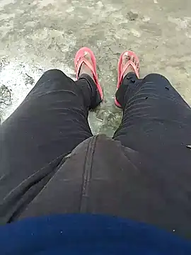 Snapshot of bigh96dik chatting on January 20, 7:36 am bigh96dik online show from January 20, 7:36 am