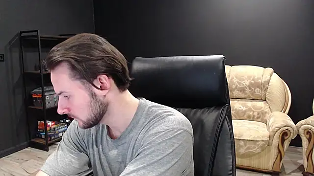 MihasikD online show from February 4, 2:32 pm