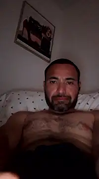 Snapshot of hottie212@xh chatting on December 9, 6:02 am hottie212xh online show from December 9, 6:02 am