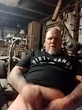 Reddog833 online show from March 6, 7:27 am