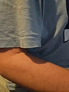 Snapshot of hardcap chatting on November 1, 1:31 am hardcap online show from November 1, 1:31 am