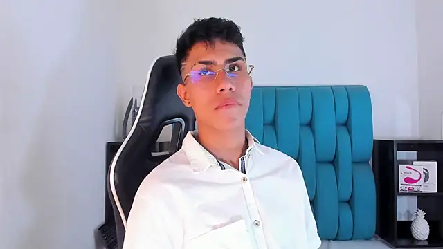 AlanNaughty online show from February 5, 8:57 pm