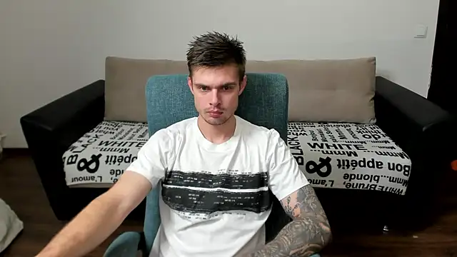 maks wolfis online show from December 16, 2:25 am