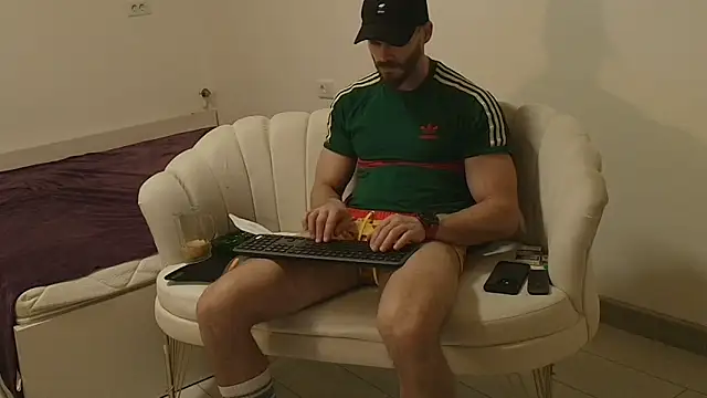 MauroTwin online show from February 18, 6:38 pm