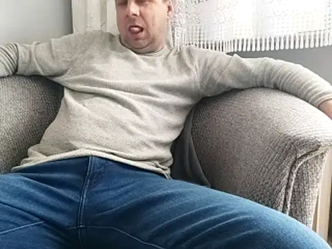 grzes19763 online show from April 1, 8:05 am