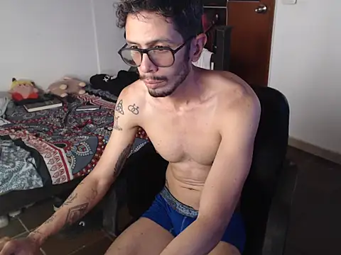 alisterxxx online show from May 22, 6:24 pm