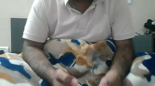 Snapshot of coolrocky346 chatting on December 31, 2:14 pm coolrocky346 online show from December 31, 2:14 pm