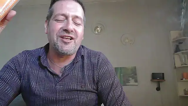 matrikes1 online show from April 16, 3:12 pm