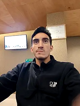 TommyMomentum online show from March 29, 6:46 am