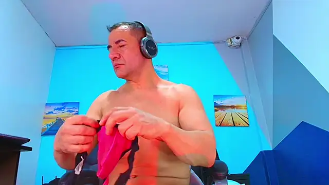 juanses n toro online show from November 3, 1:03 pm