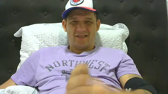 altenori112 online show from February 16, 1:38 pm