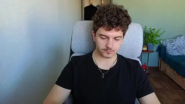 Remy Miles online show from April 6, 4:57 am